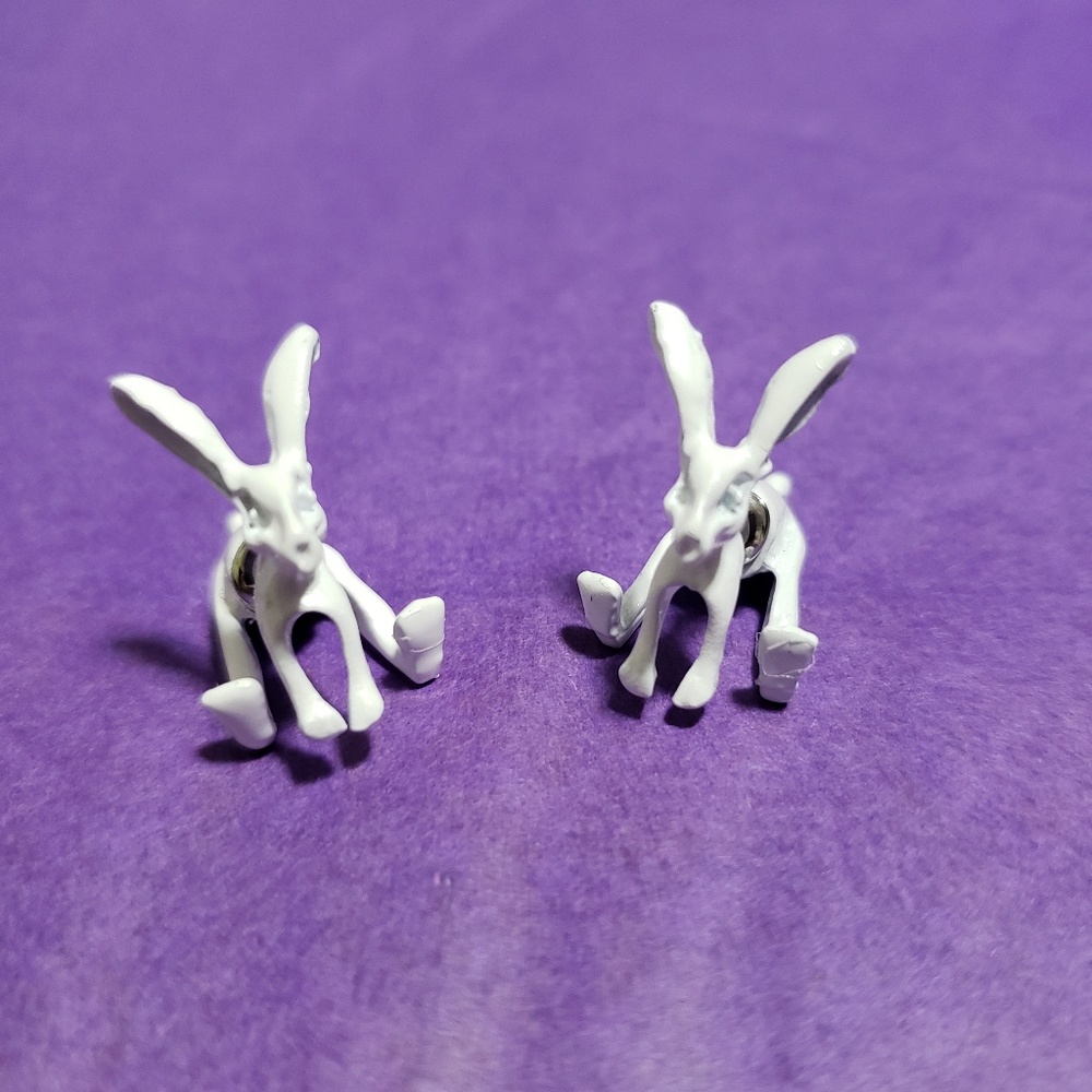Bunny Rabbit White Stud Earrings Easter NEW Cute - Picture 3 of 3